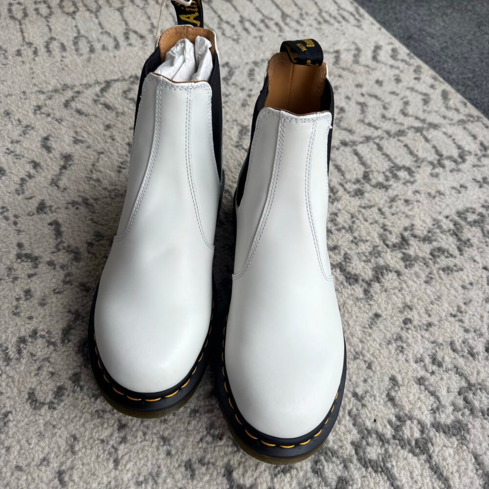 NWT Dr Marten 2976 Bex Smooth Leather Chelsea Boots Size 9 - Picture 4 of 7